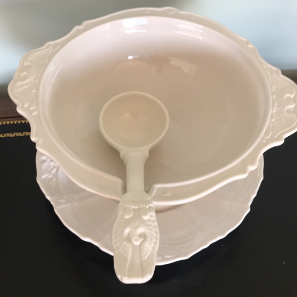 Soup Tureen- American Eagle 🦅 Decorate this piece. - Picture 9 of 16